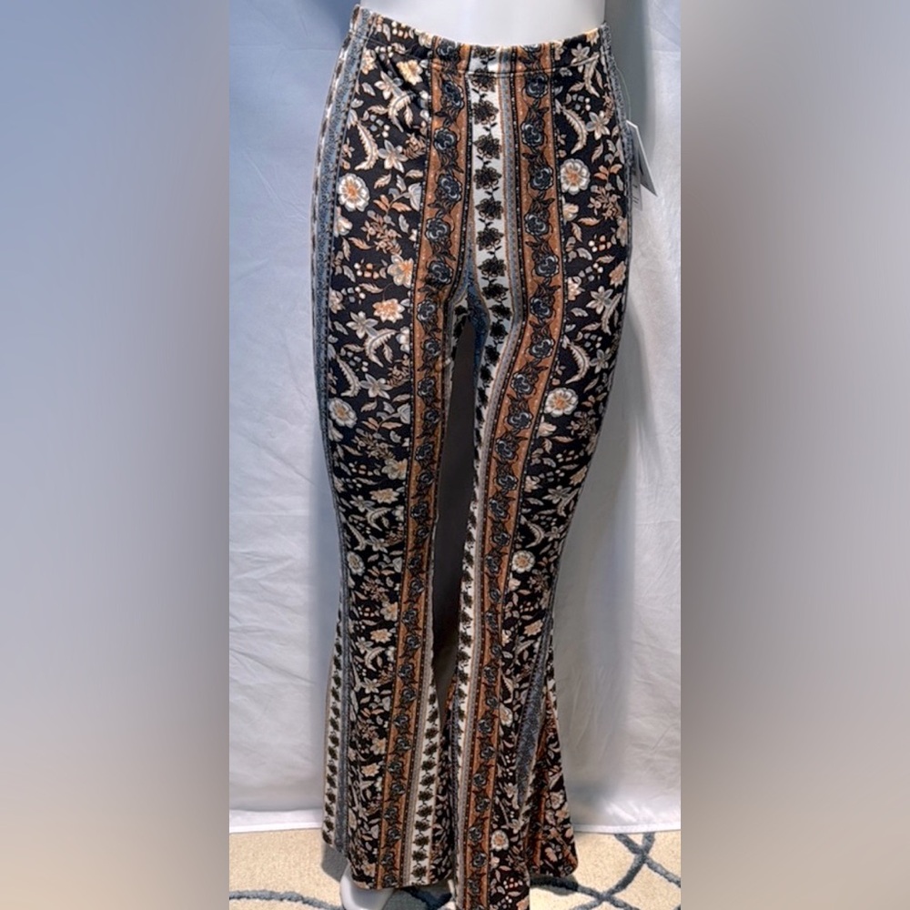 Floral Patterned Skirt - Black and Brown